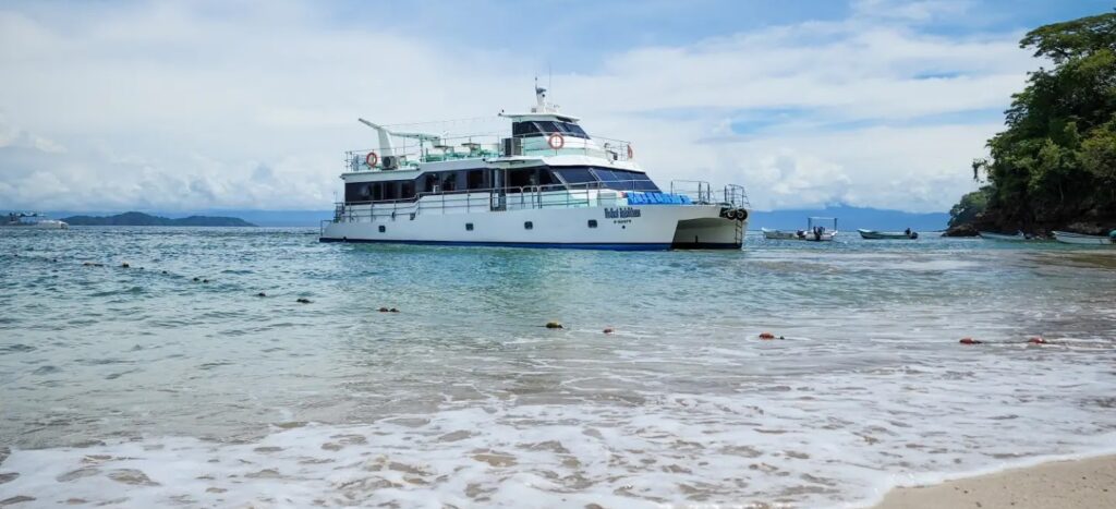Tortuga Island Tour catamaran