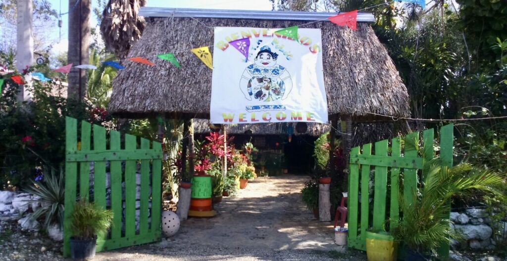 La Tia Poloc entrance