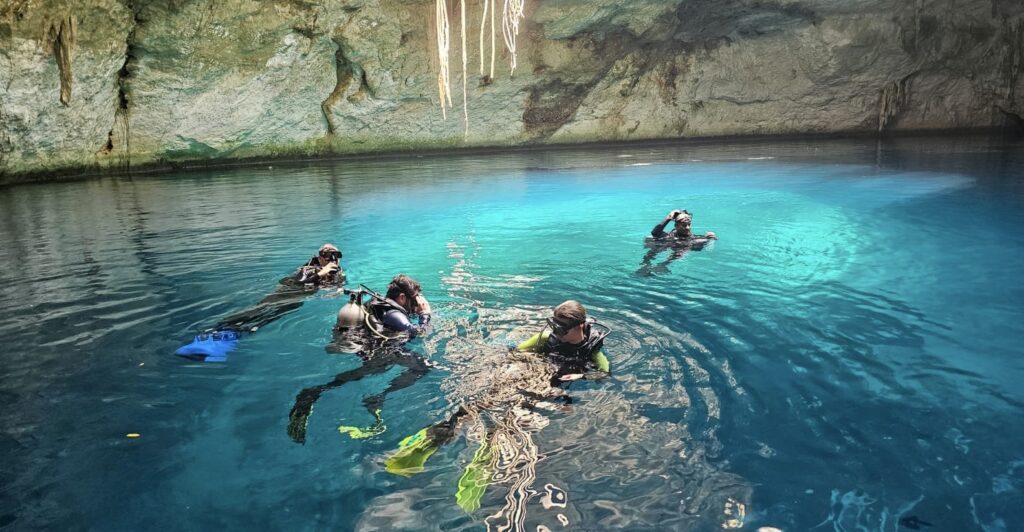 cenote divers