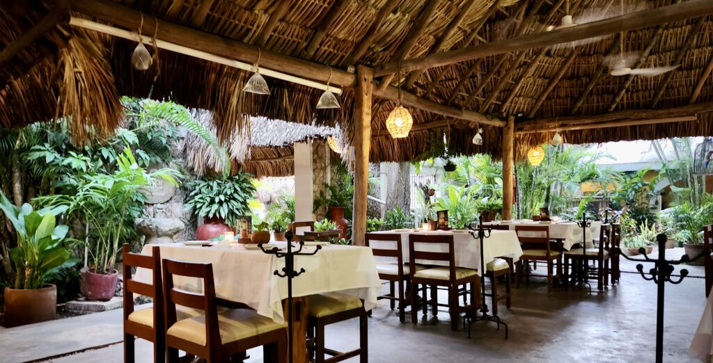 Restaurante Kinich Izamal interior