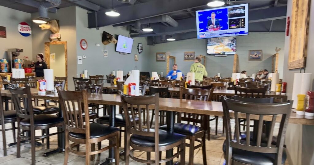 Boarhog's Barbecue interior
