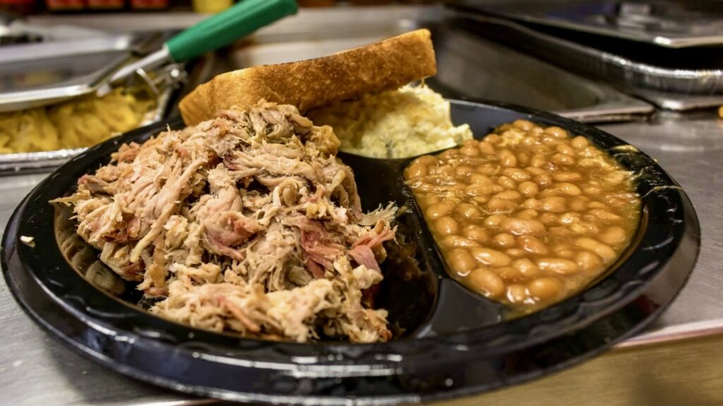 Boarhog's Barbecue pork platter
