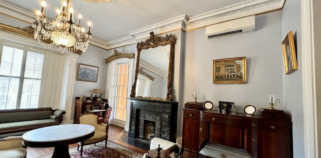 The Old Sorrel-Weed House Museum room