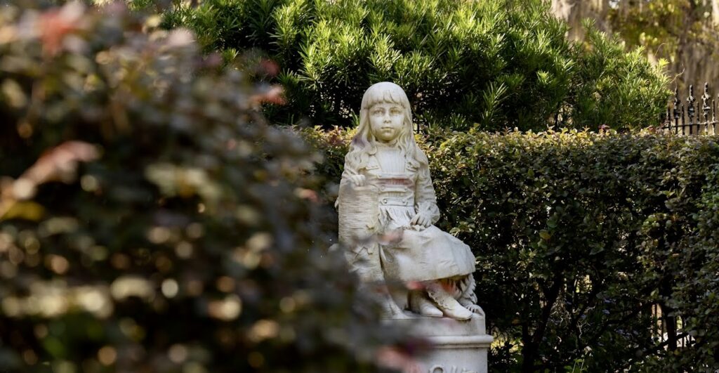 Little Gracie monument