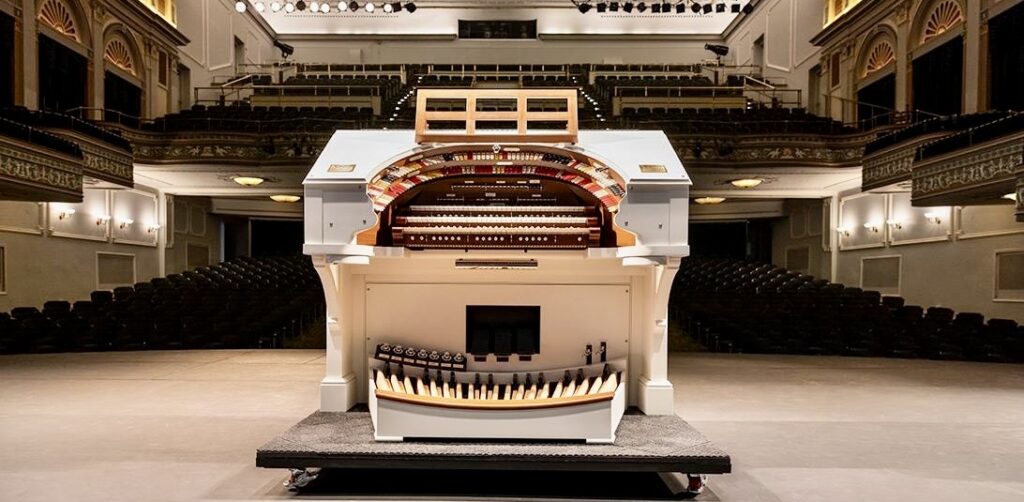 mighty Wurlitzer organ
