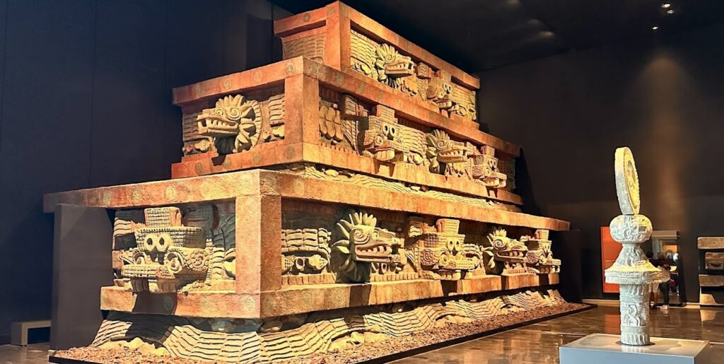 Museo Nacional de Antropologia interior