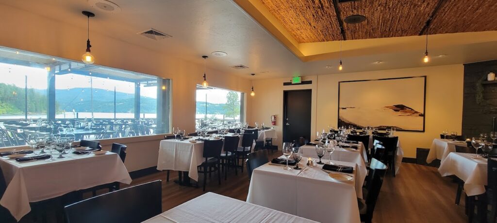 Tony's on the Lake interior