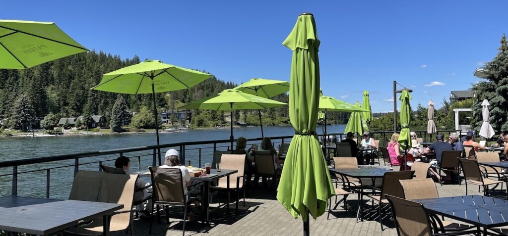 Terraza Waterfront Cafe