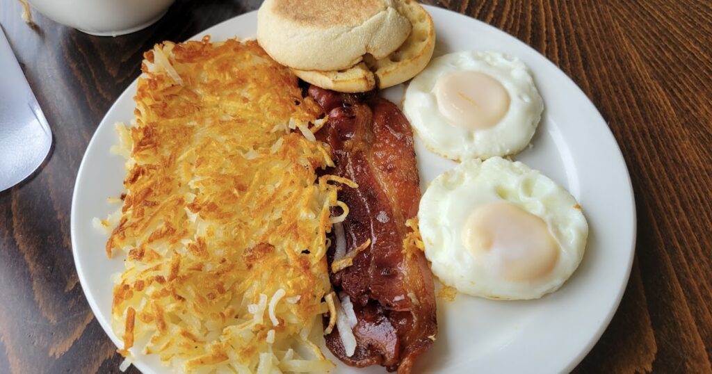 Fogglifter Café breakfast