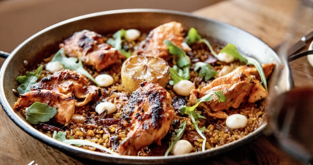 Chorizo y Pollo paella