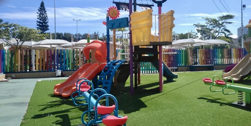 Parque de las Palapas playground
