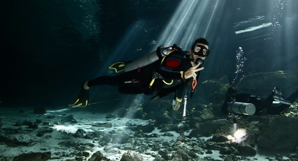 diving Cenotes Dos Ojos