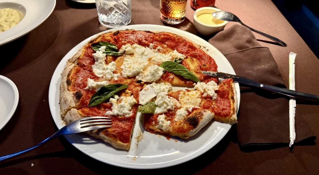 pizza at Cenacolo Puerto Cancún