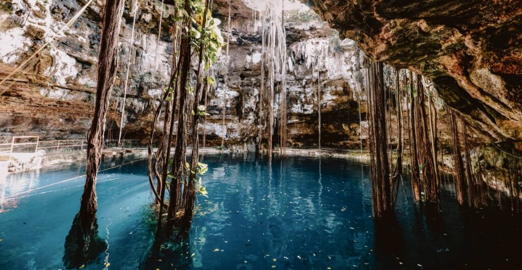 San Lorenzo Oxman cenote