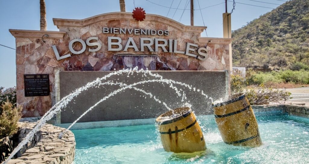 Los Barriles sign