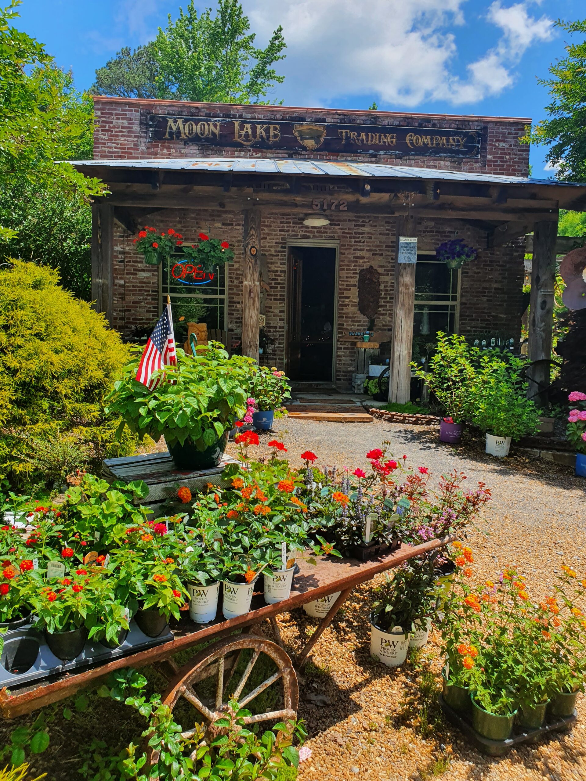 Moon Lake Trading Company Lookout Mountain