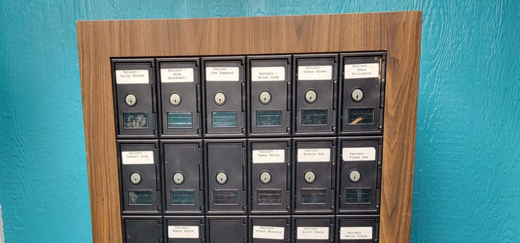 Mailboxe with clues