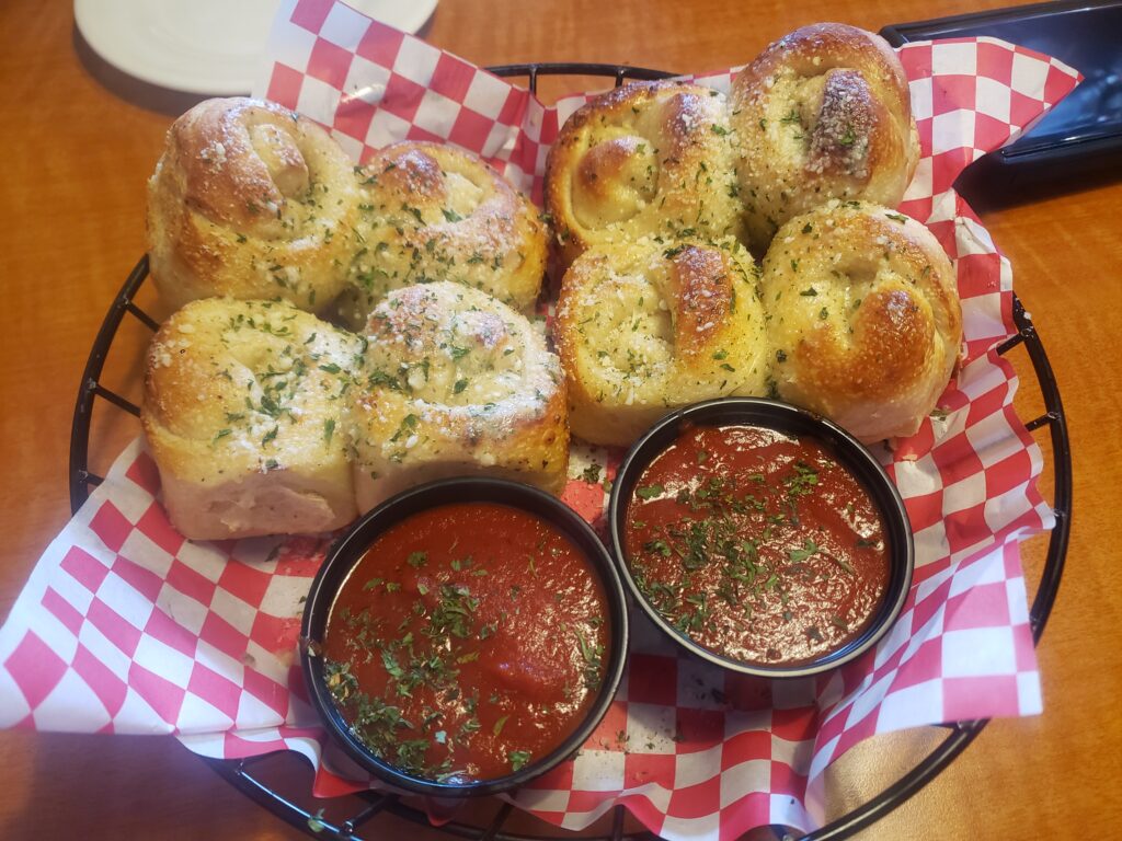 garlic bread & marinara