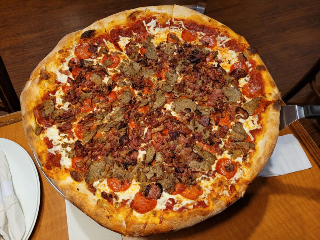 NYPD Pizza Lake Cay pie