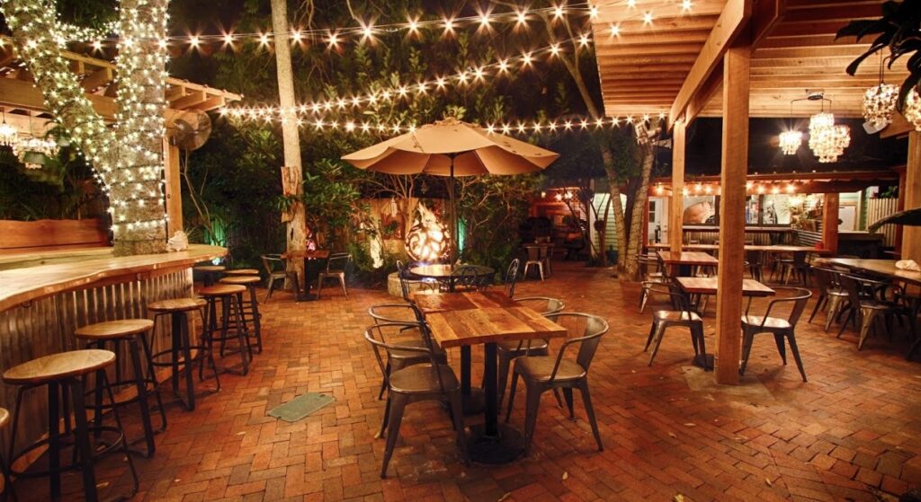 Third Wave Cafe & Wine Bar patio